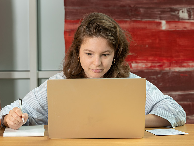 Studentin am Lernen